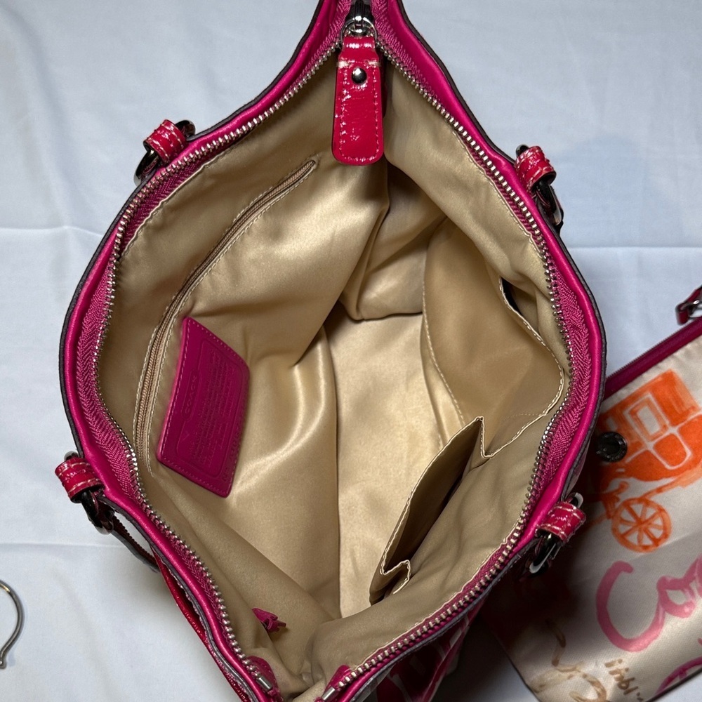 Coach Horse & Carriage Sateen Tote With Matching Pouch F14892 - Picture 13 of 17